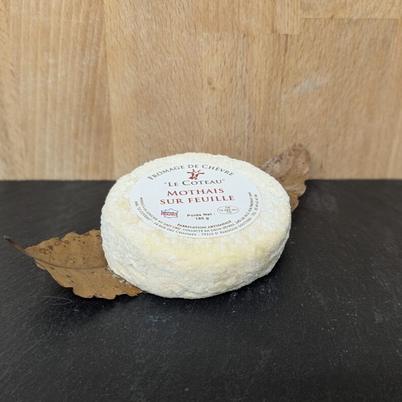 Fromage de chèvre Le Mothais sur feuille