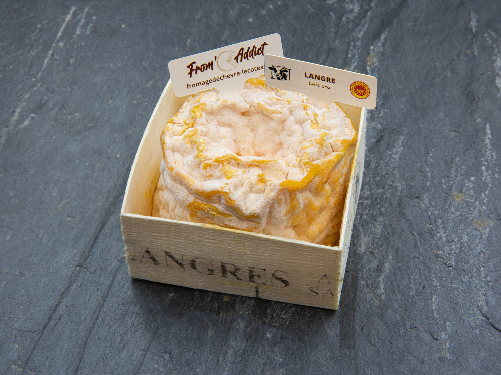 Langres Fromage De Vache Au Lait Cru Bénéficiant D'une Aop - Fromagerie ...