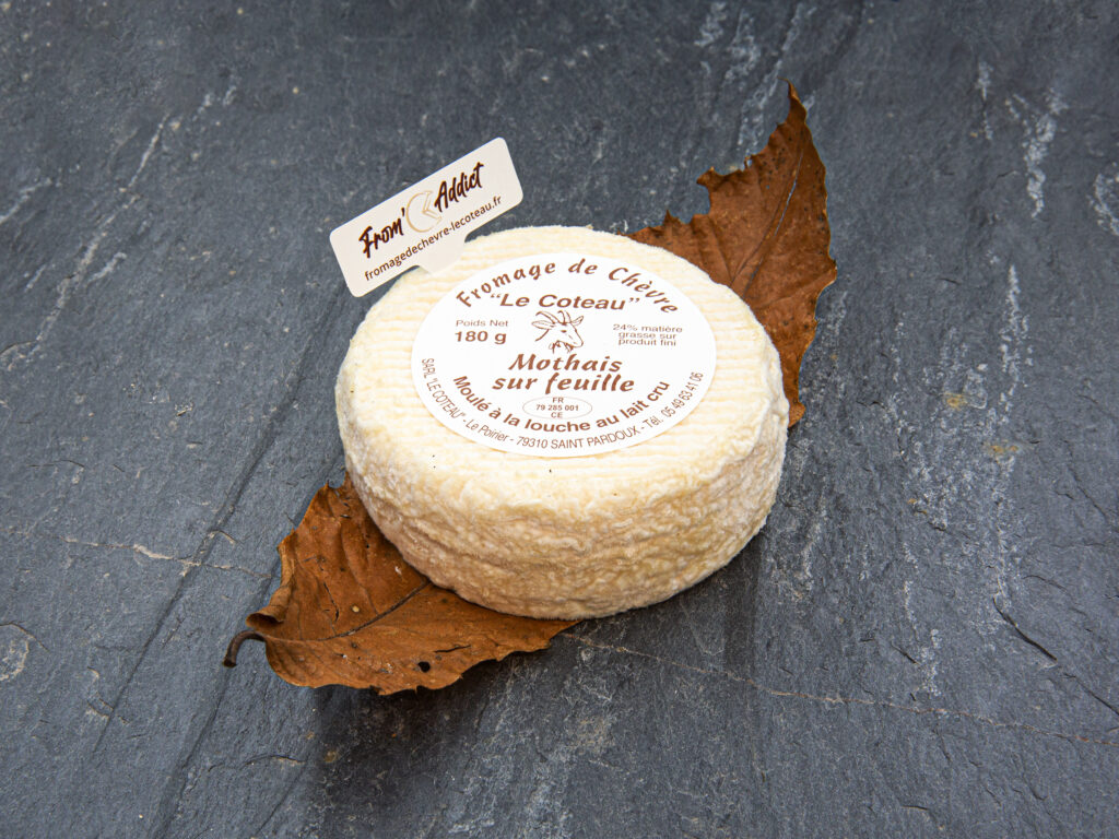 Fromage De Chèvre Le Mothais Sur Feuille Fromagerie Le Coteau Saint Pardoux 79 